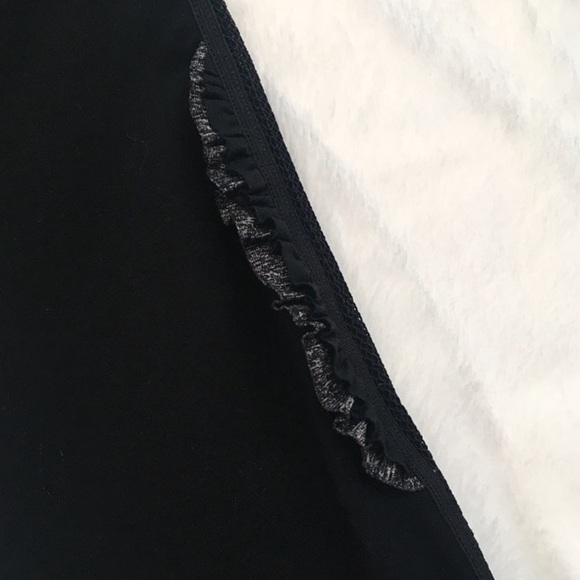 Like New Black Lululemon Wunder Under Ruffle Crops Leggings, size 4 - Picture 7 of 8